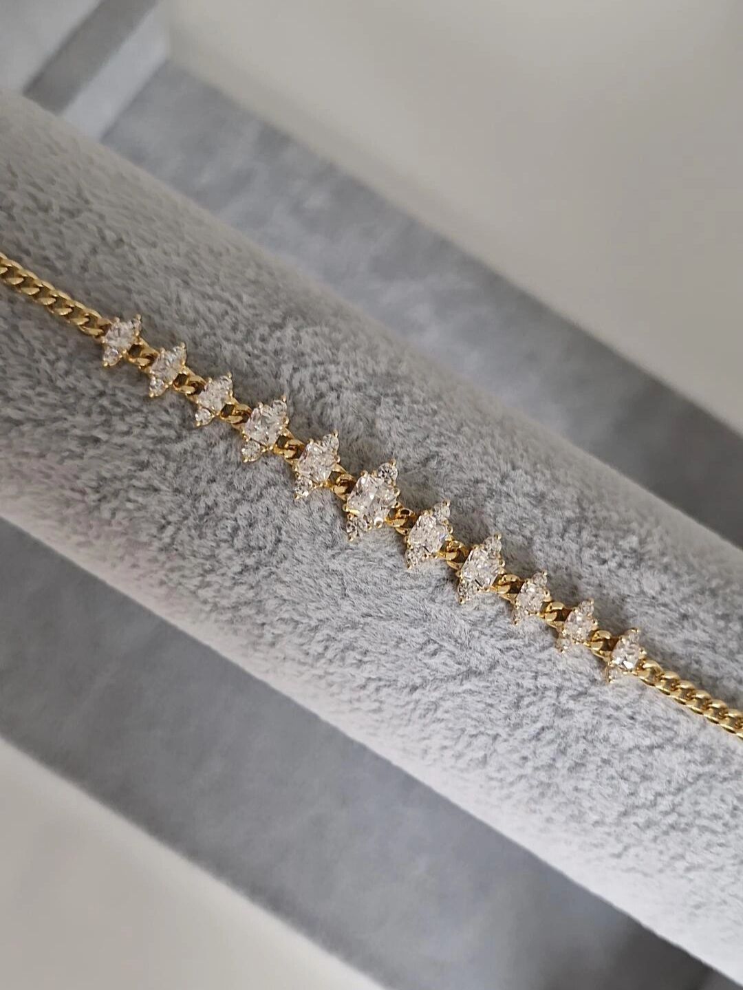 Jorvani Neris Bileklik