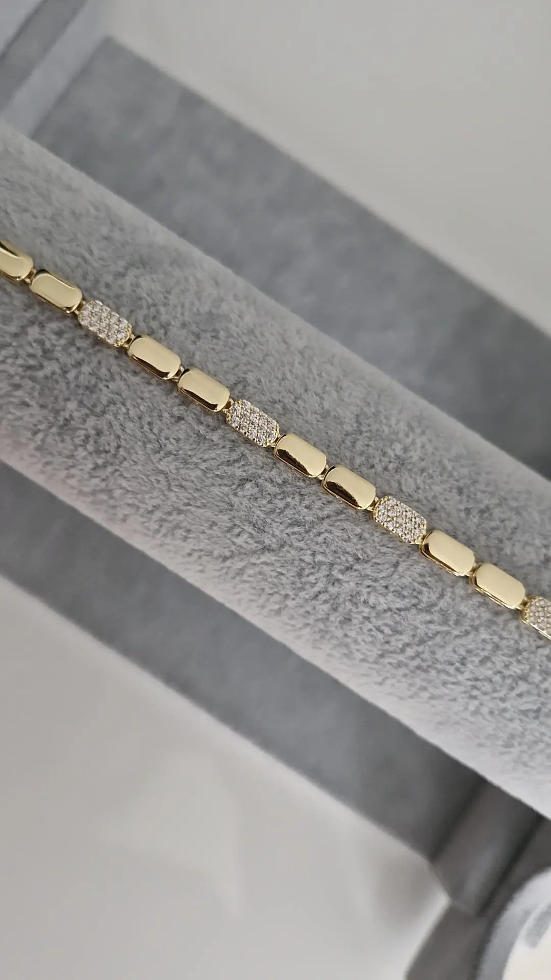 Jorvani Myrel Bileklik