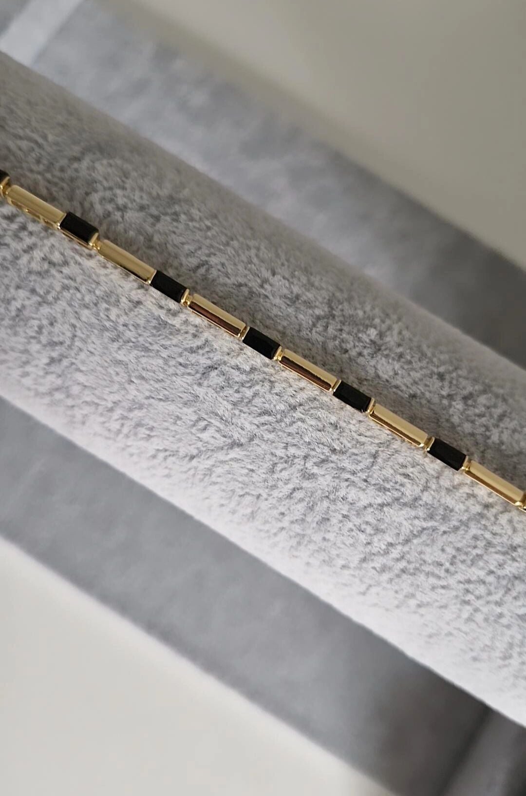 Jorvani Vails Bileklik