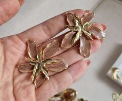 Jorvani Blushia Küpe