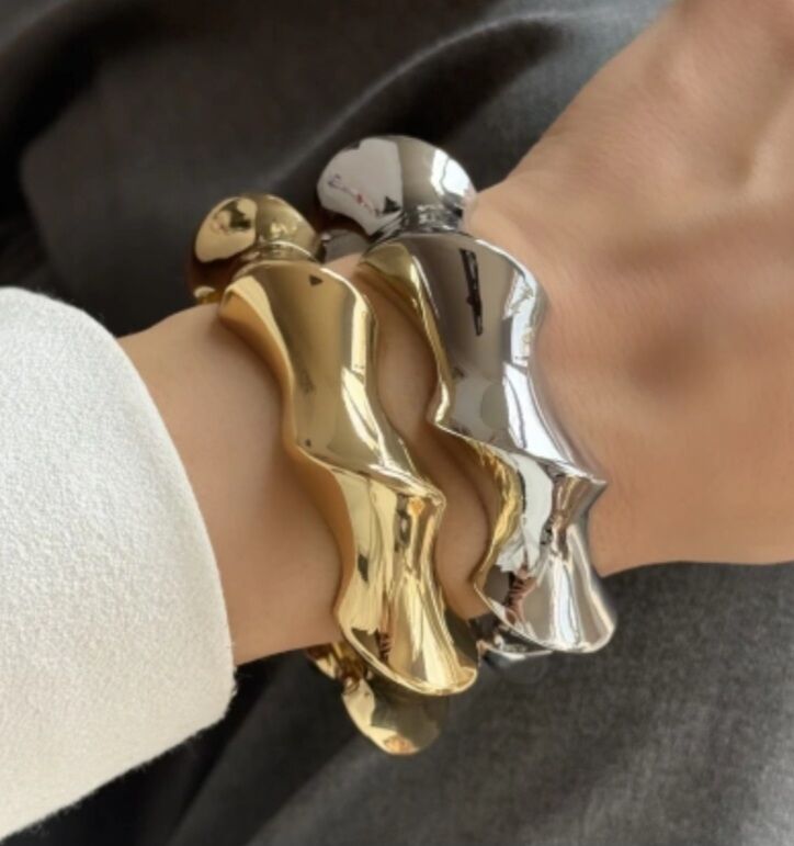 Jorvani Noble Kelepçe (GOLD)